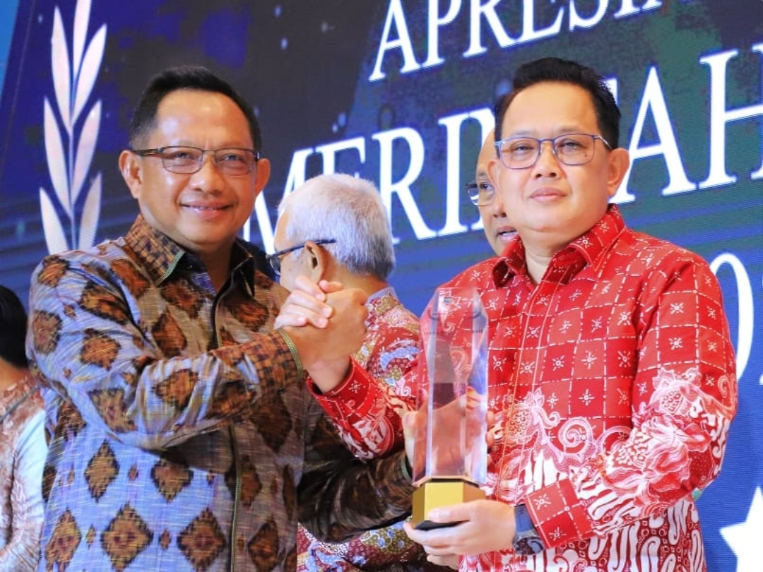 Pemprov Jatim Raih Penghargaan Daya Saing Daerah Kategori Fiskal Tinggi