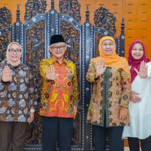 Temui Mendikdasmen, Ketum Muslimat Sampaikan Usulan Regulasi Penggunaan Medsos Bagi Anak Hingga Implentasi MBG Temui Mendikdasmen, Ketum Muslimat Sampaikan Usulan Regulasi Penggunaan Medsos Bagi Anak Hingga Implentasi MBG