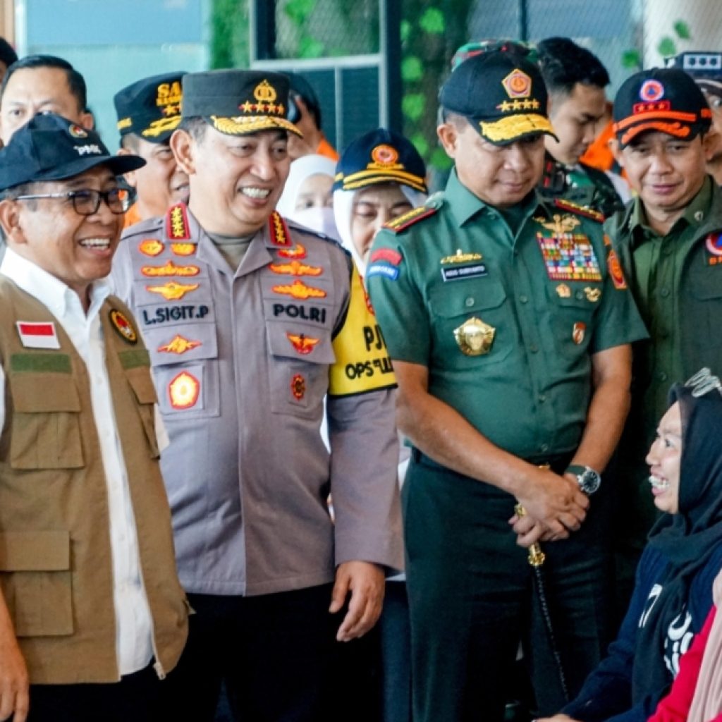 Menko PMK Pantau Kesiapan Pelabuhan Merak Hadapi Libur Nataru