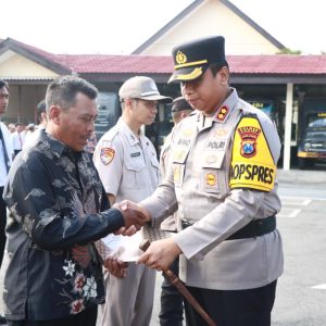 Kapolres kediri Berikan Penghargaan Ketahanan Pangan Kapolres kediri Berikan Penghargaan Ketahanan Pangan