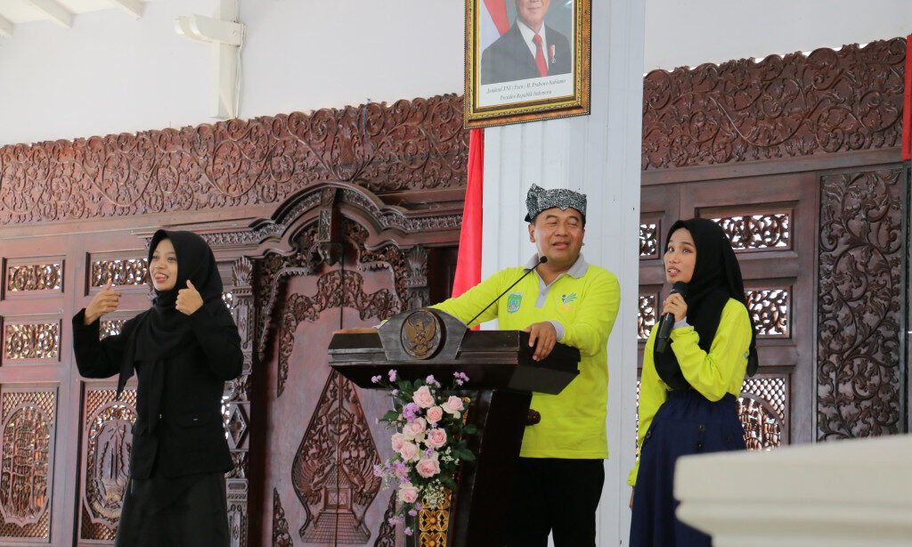 Peringatan Hari Disabilitas di Pasuruan, Pj. Bupati Nurkholis Persembahkan Lagu “Jangan Menyerah”