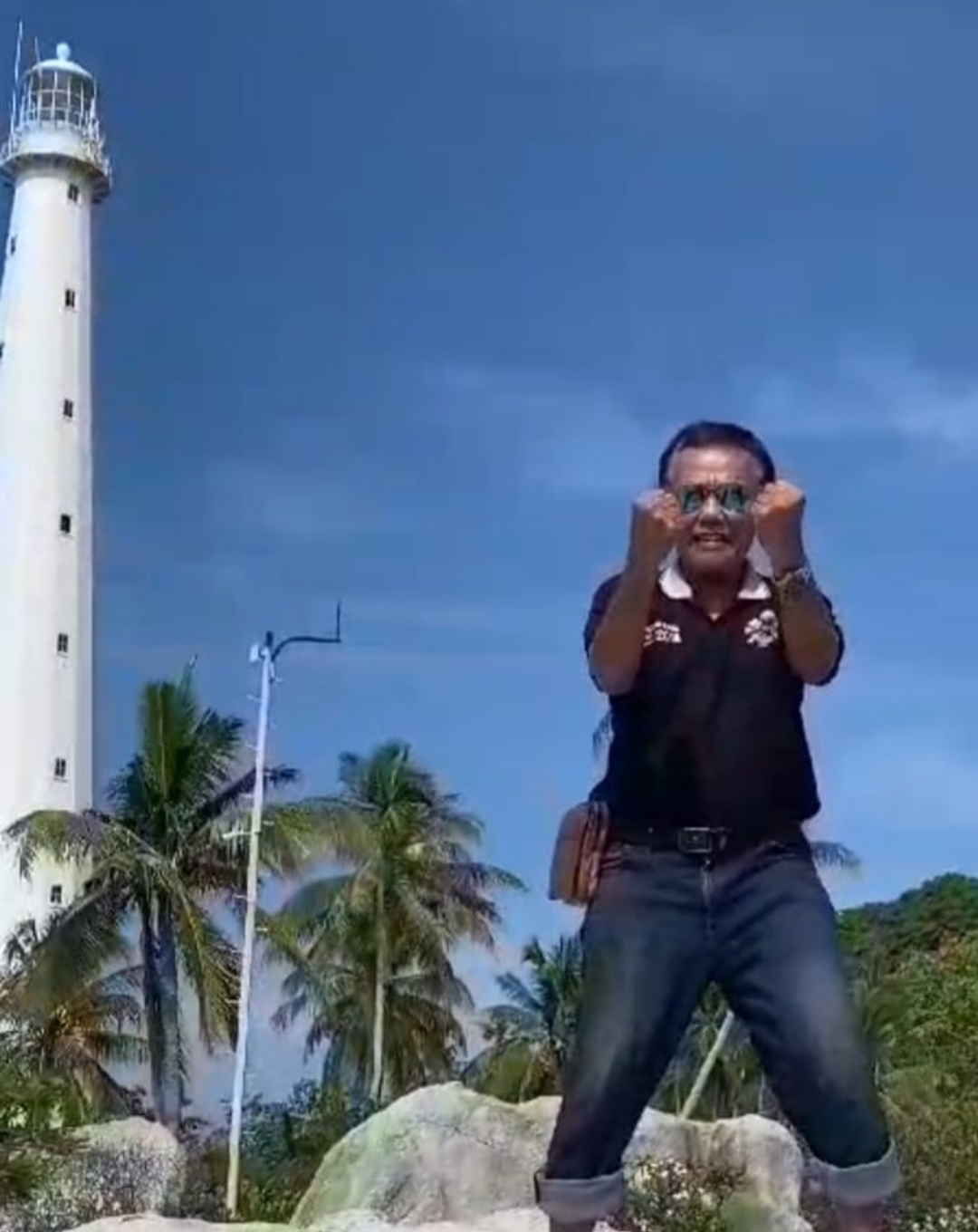 Selama Tahun 2024, Penyair Pulo Lasman Simanjuntak Luncurkan 13 Sajak Terbaik