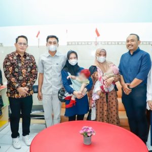 Biaya Operasi Kembar Siam Azizah Syafa dan Azzahra Syafa 100 Persen Ditanggung Pemerintah Biaya Operasi Kembar Siam Azizah Syafa dan Azzahra Syafa 100 Persen Ditanggung Pemerintah