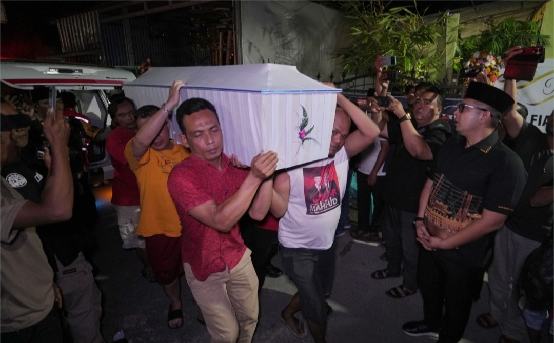 Jenazah Tiba di Mojokerto : Pj. Walikota, Kapolres dan Ketua DPRD Melayat Dirumah Duka