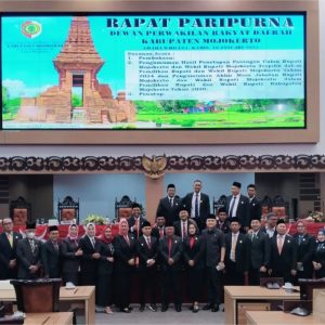 DPRD Usul Pengesahan Bupati dan Wakil Bupati Mojokerto Terpilih DPRD Usul Pengesahan Bupati dan Wakil Bupati Mojokerto Terpilih