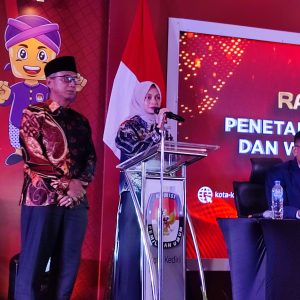 KPU Kota Kediri Resmi Tetapkan Vinanda Prameswati dan KH Qowimmudin Thoha Sebagai Pemimpin Baru
