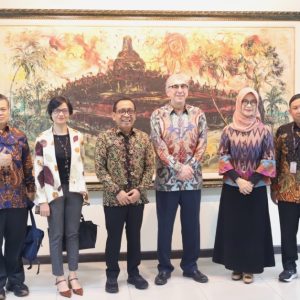 Menko PMK Sambut Baik Dukungan UNFPA untuk Pembangunan Kependudukan Menko PMK Sambut Baik Dukungan UNFPA untuk Pembangunan Kependudukan
