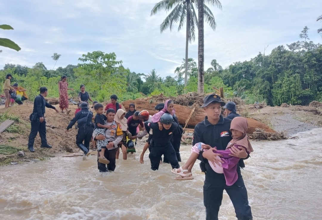 Banjir dan Longsor di Tolitoli, Masjid dan 12 Rumah Warga Rusak Parah
