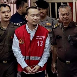 Kasus Sujut dan Menggonggong: Ivan Sugiamto Hadapi Sidang Perdana dengan Pasal Berlapis Kasus Sujut dan Menggonggong: Ivan Sugiamto Hadapi Sidang Perdana dengan Pasal Berlapis