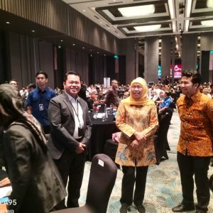 KPU Jatim Gelar Rapat Pleno Terbuka Penetapan Khofifah-Emil Sebagai Gubernur Jatim KPU Jatim Gelar Rapat Pleno Terbuka Penetapan Khofifah-Emil Sebagai Gubernur Jatim