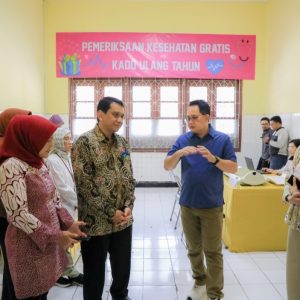 Pj. Gubernur Jatim Ajak Masyarakat Manfaatkan Cek Kesehatan Gratis, Kado Ultah dari Negara Pj. Gubernur Jatim Ajak Masyarakat Manfaatkan Cek Kesehatan Gratis, Kado Ultah dari Negara