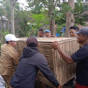 Dukung Program Ketahanan Pangan, Polisi Serahkan Keramba Ikan di Dusun Paeloan Dukung Program Ketahanan Pangan, Polisi Serahkan Keramba Ikan di Dusun Paeloan