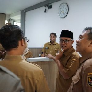 Wakil Wali Kota Kediri Gus Qowim Keliling Balai Kota di Hari Pertama Kerja Wakil Wali Kota Kediri Gus Qowim Keliling Balai Kota di Hari Pertama Kerja