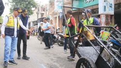 Tekan Kecelakaan Jelang Mudik Lebaran, Bupati Gus Barra & Kadis PUPR Tinjau Perbaikan Jalan
