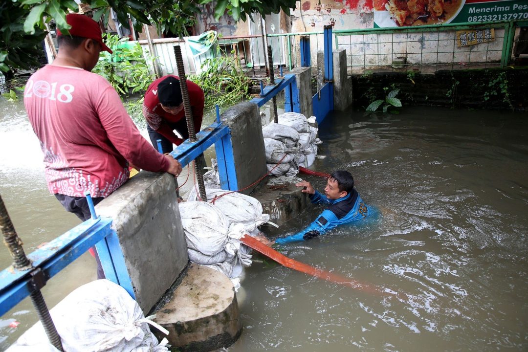 BMKG dan Pemkot Ungkap Pemicu Banjir Surabaya
