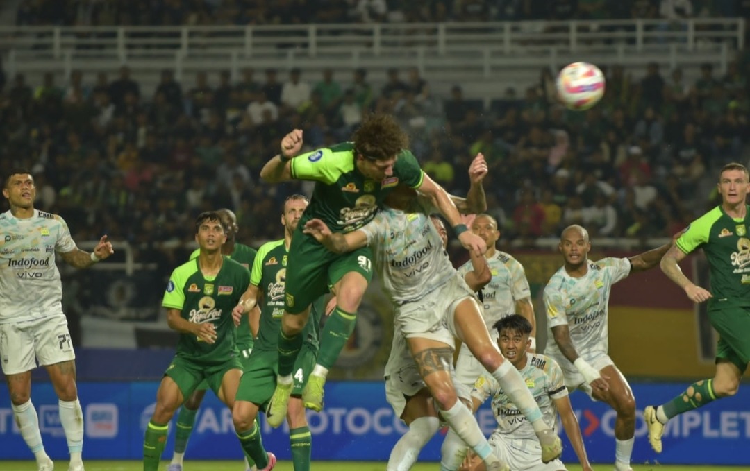 Persebaya Bungkam Persib Bandung 4-1