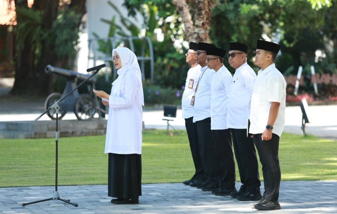 Hari Pertama Kerja, Bupati Ipuk Tegaskan ASN Tingkatkan Pelayanan Publik