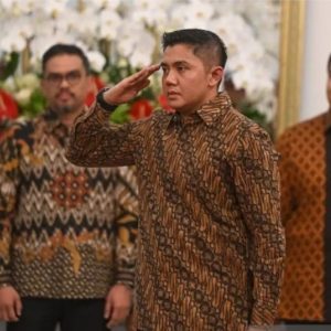 Seskab Mayor Teddy Naik Pangkat Jadi Letkol Seskab Mayor Teddy Naik Pangkat Jadi Letkol