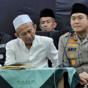 Lebih Dekat dengan Santri, Kapolres Blitar Buka Puasa di Ponpes Al Falah Jeblog Lebih Dekat dengan Santri, Kapolres Blitar Buka Puasa di Ponpes Al Falah Jeblog