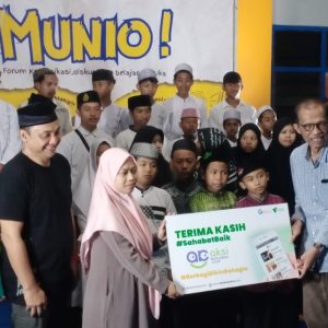 Mantan Bupati Magetan Suprawoto Bicara Puasa Didepan Mahasiswa Stikosa