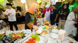 Di Gedung Negara Grahadi, Salat Malam Dulu Lalu Dilanjutkan dengan Lomba Masak