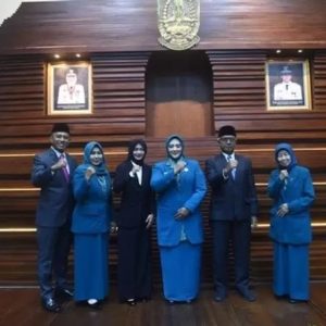 Faiqah Azizah Resmi Dilantik sebagai Ketua TP PKK dan Ketua Pembina Posyandu Kota Kediri Faiqah Azizah Resmi Dilantik sebagai Ketua TP PKK dan Ketua Pembina Posyandu Kota Kediri