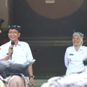 Bupati Bojonegoro Pimpin Apel : Mari Bersama Wujudkan Harapan Masyarakat Bupati Bojonegoro Pimpin Apel : Mari Bersama Wujudkan Harapan Masyarakat