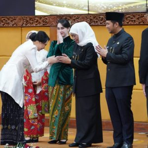 Mbak Cicha Canangkan Rumah Kemasan untuk UKM Kediri, Dorong Industri Kreatif Naik Kelas Mbak Cicha Canangkan Rumah Kemasan untuk UKM Kediri, Dorong Industri Kreatif Naik Kelas
