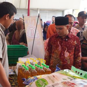 Ringankan Konsumen Pemkab. Mojokerto Bersama Disperta Jatim Gelar Pangan Murah Ringankan Konsumen Pemkab. Mojokerto Bersama Disperta Jatim Gelar Pangan Murah