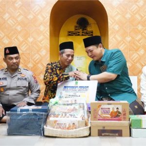 Wawali Cak Sandi Ajak Warga Membangun Ukhuwah Islamiyah Wawali Cak Sandi Ajak Warga Membangun Ukhuwah Islamiyah