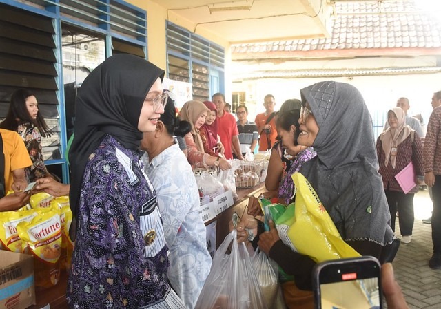 Wali Kota Kediri Tinjau Gerakan Pangan Murah, Pastikan Stabilitas Stok dan Harga Bahan Pokok