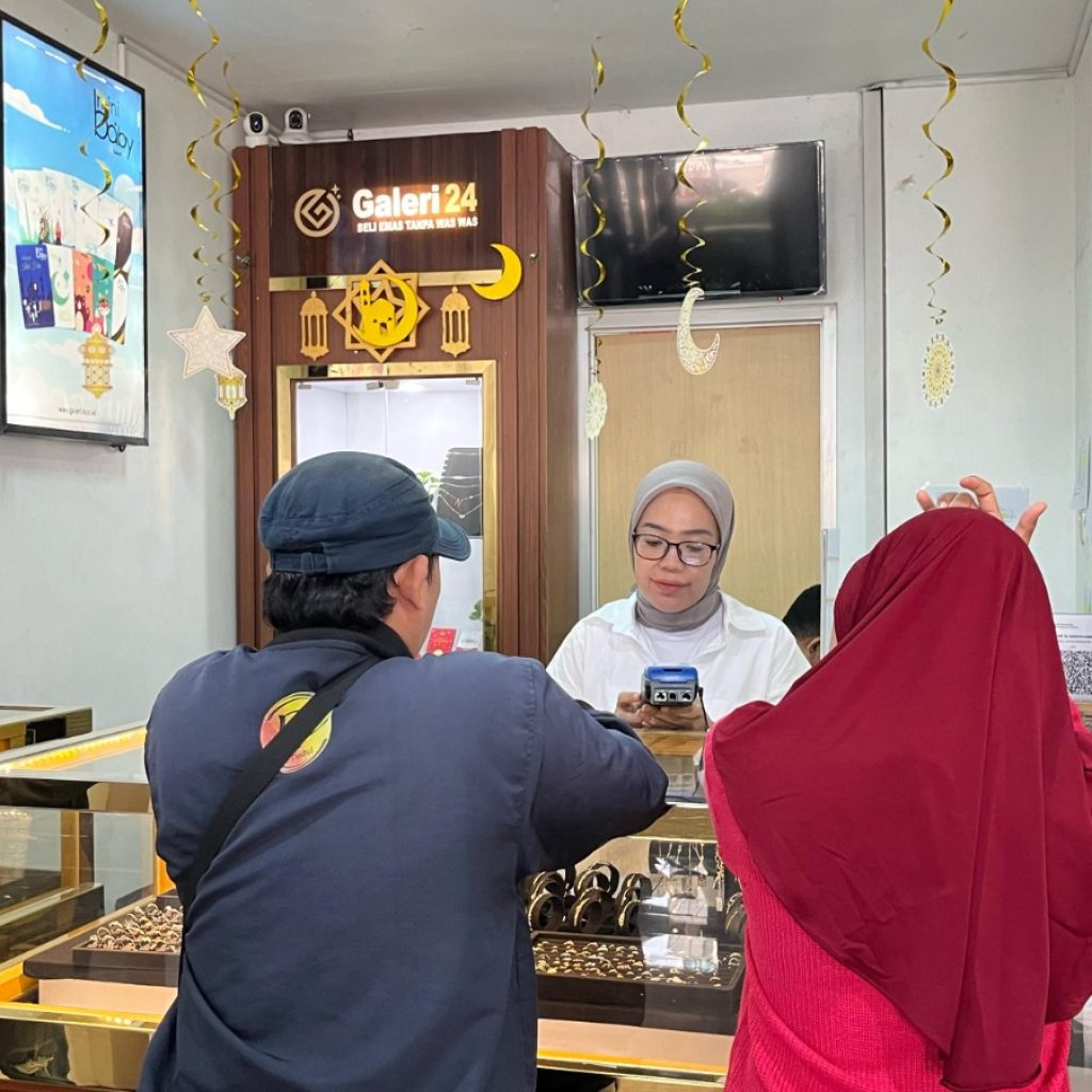 PT Pegadaian Kanwil Surabaya Mencatat Lonjakan Pembelian Emas Pasca Lebaran di Galeri24 Dinoyo Tangsi Surabaya