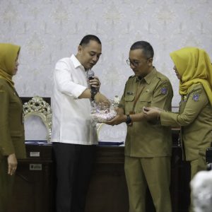 Surabaya Menuju Kota Bebas Buang Air Sembarangan Surabaya Menuju Kota Bebas Buang Air Sembarangan