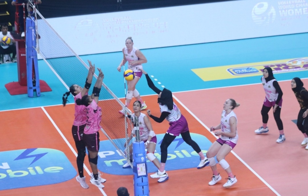 PLN Mobile Proliga 2025, Popsivo atasi Petrokimia untuk Raih Kemenangan Pertama Babak Final Four