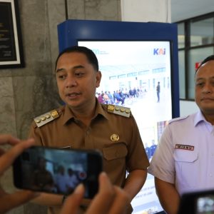 Surabaya akan Kurangi Perlintasan KA Sebidang dengan Underpass Surabaya akan Kurangi Perlintasan KA Sebidang dengan Underpass