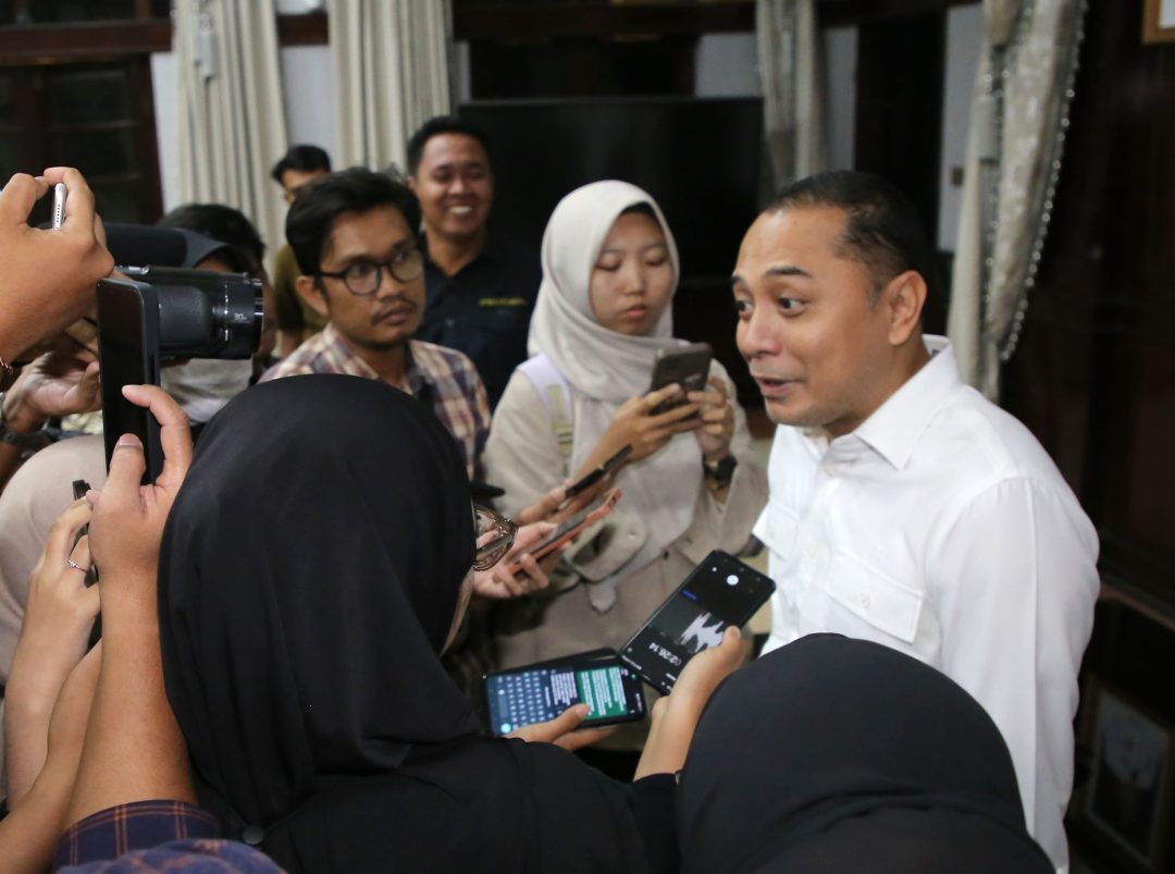 Ancam Cabut Izin Perusahaan Tahan Ijazah Pekerja, Eri Buka Posko Pengaduan