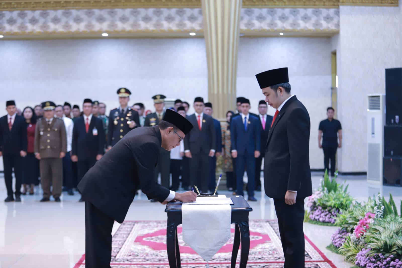 Lantik Pj. Sekdakab Jember, Gus Fawait Minta Pelayanan Kepada Masyarakat di Tingkatkan.
