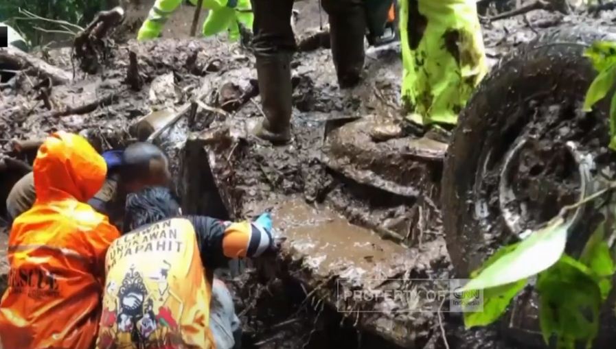 4 Korban Longsor Cangar di Ditemukan 1 Korban Warga Sukodono- Sidoarjo