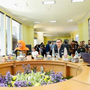 Tinjau Posko SPMB Jatim 2025, Gubernur Khofifah Pastikan Berjalan Optimal Lewat Senopati AI Tinjau Posko SPMB Jatim 2025, Gubernur Khofifah Pastikan Berjalan Optimal Lewat Senopati AI