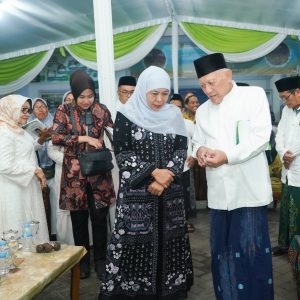 Mengingat Jasa untuk Bangsa dan Negara, Gubernur Jatim Perjuangkan KH. Yusuf Hasyim Gelar Pahlawan Mengingat Jasa untuk Bangsa dan Negara, Gubernur Jatim Perjuangkan KH. Yusuf Hasyim Gelar Pahlawan