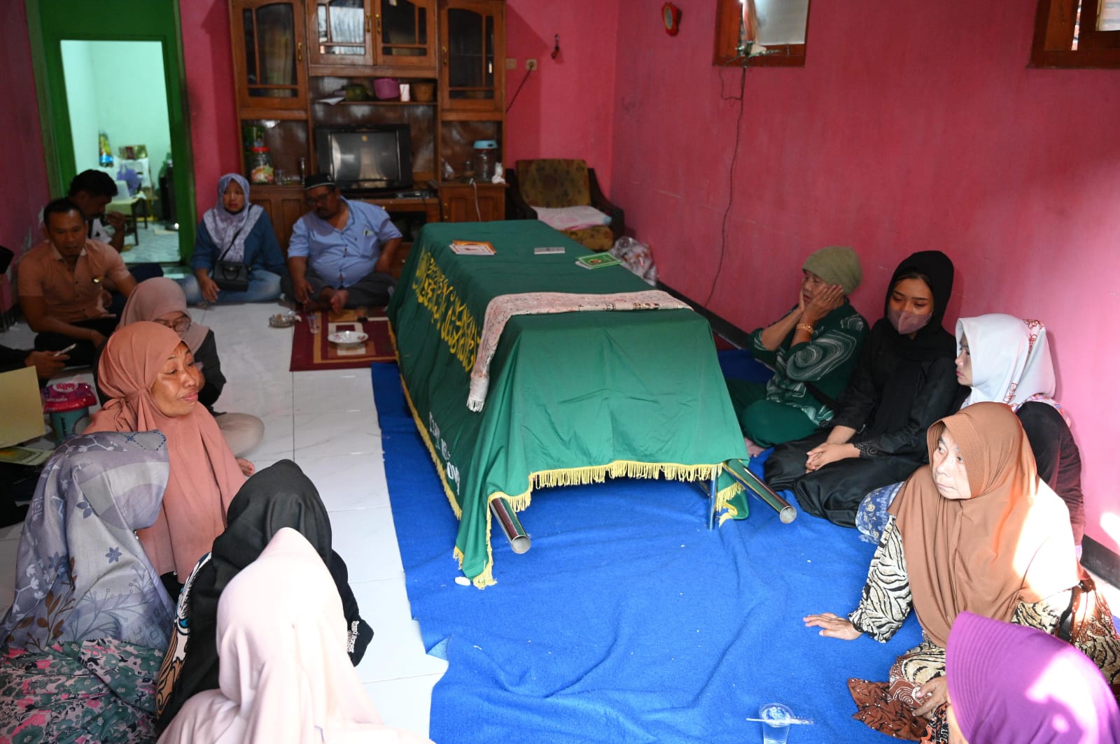 Jenazah Pekerja Migran Indonesia Asal Banyuwangi Tiba Rumah Duka, Bupati Ipuk: Semoga Ini yang Terakhir