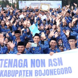 3.129 CPNS dan PPPK di Bojonegoro Terima SK Pengangkatan, Bupati Wahono Tekankan Target Kinerja