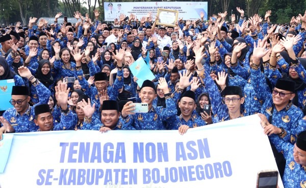 3.129 CPNS dan PPPK di Bojonegoro Terima SK Pengangkatan, Bupati Wahono Tekankan Target Kinerja