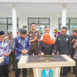 Gubernur Jatim Resmikan Gedung SMK Negeri Sukapura Senilai Rp4,37 Milyar Gubernur Jatim Resmikan Gedung SMK Negeri Sukapura Senilai Rp4,37 Milyar