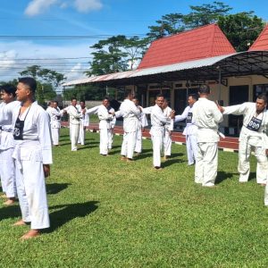 Polres Blitar Bekali Anggota dengan Ilmu Beladiri