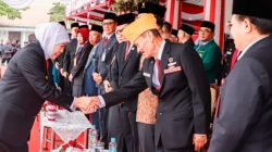 Peringatan Harkitnas di Grahadi, Khofifah Ajak Bangkit Hadapi Dampak Dinamika Ekonomi  Global