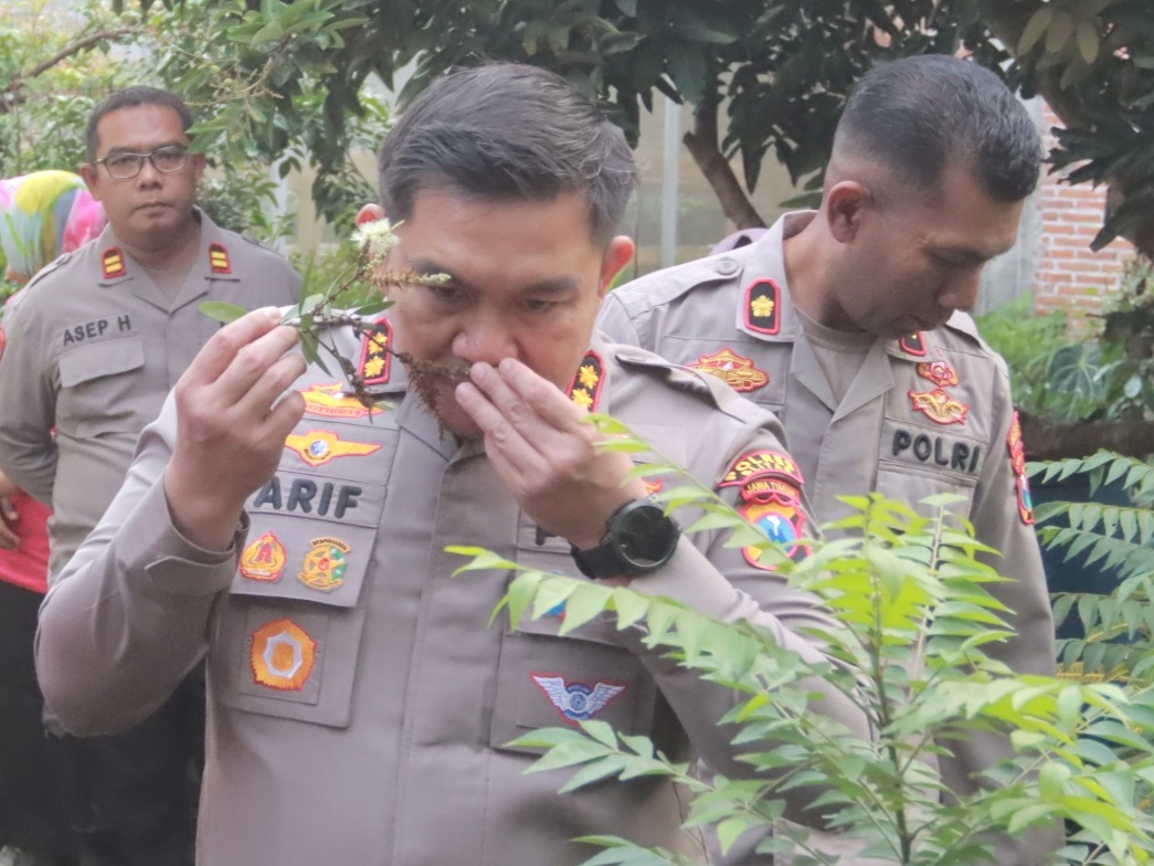 Dukung Ketahanan Pangan P2B, Kapolres Blitar Kunjungi Taman Toga Melati di Desa Minggirsari