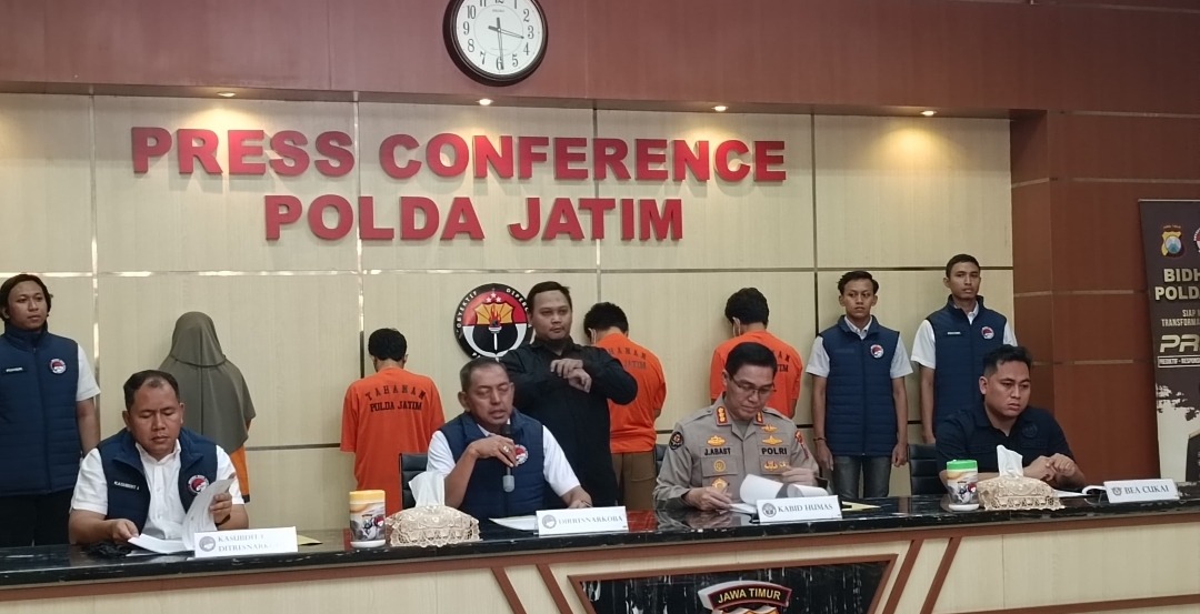 Polda Jatim Tangkap 4 Tersangka Sindikat Narkoba Jaringan Surabaya-Malaysia