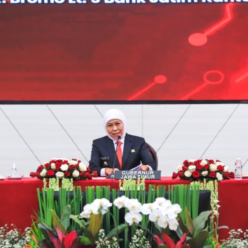 Harapan Gubernur Khofifah Terhadap Direksi dan Komisaris Bank Jatim yang Baru