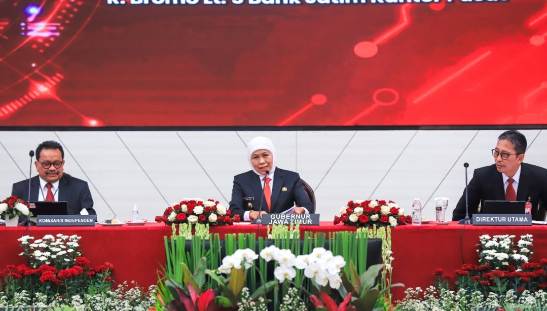 Harapan Gubernur Khofifah Terhadap Direksi dan Komisaris Bank Jatim yang Baru